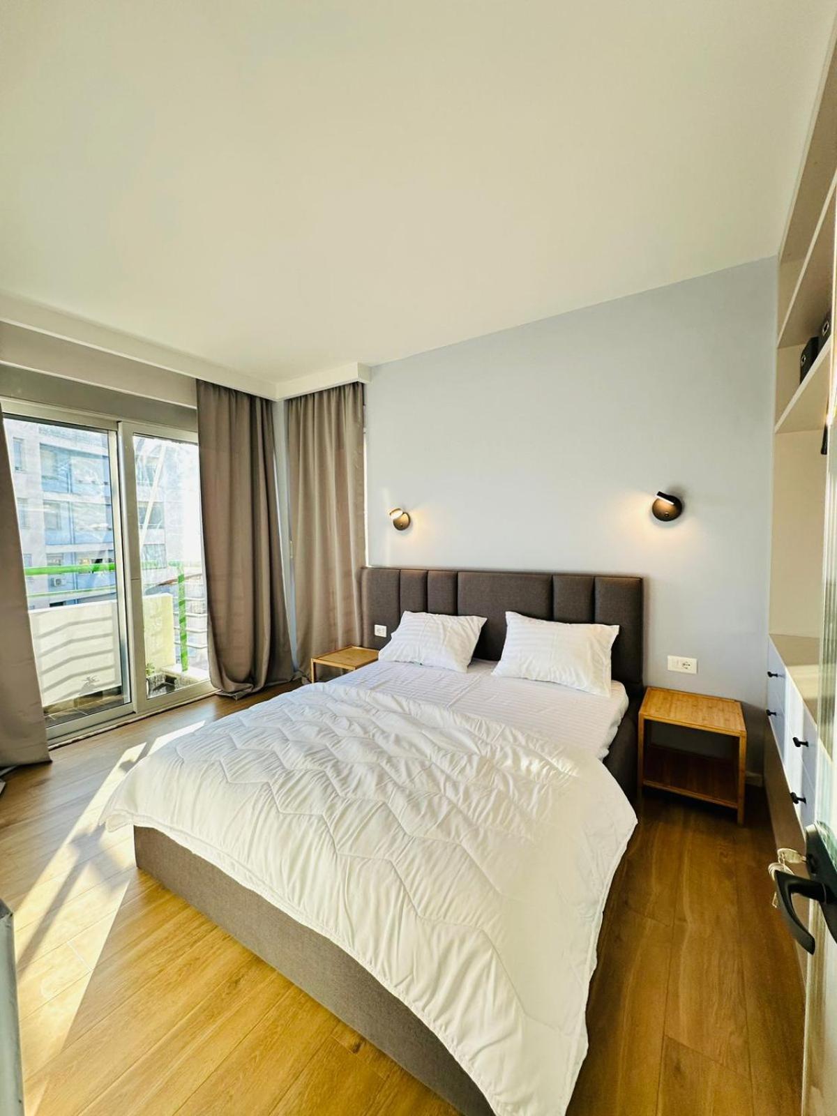 Lovely Near The Center Apartman *