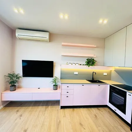 Lovely Apartments Near The City Center Tirana Exterior photo
